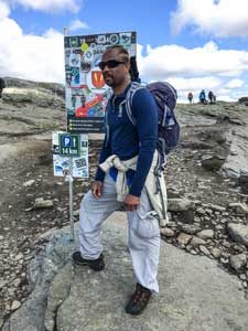 Trolltunga hiking 